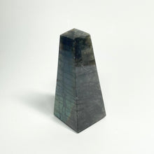 Load image into Gallery viewer, Labradorite - Obelisk - 01