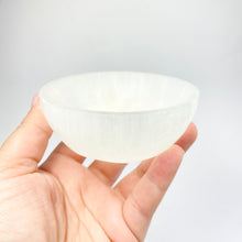 Load image into Gallery viewer, Selenite Bowl
