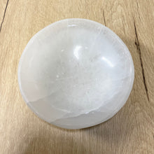Load image into Gallery viewer, Selenite Bowl
