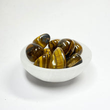 Load image into Gallery viewer, Selenite Bowl
