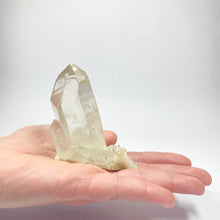 Load image into Gallery viewer, Clear Quartz (Cluster)
